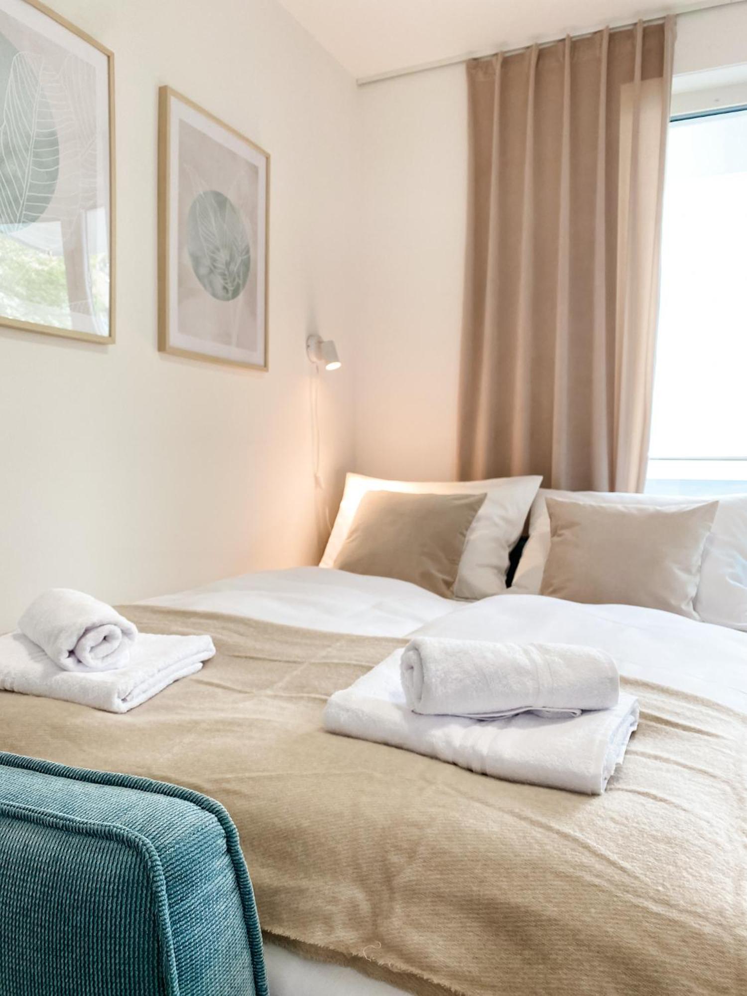 Zwei Apartments Fuer Bis Zu 8 Personen Zentral, Modern, Mit Terrasse & Balkon Bielefeld Exterior foto