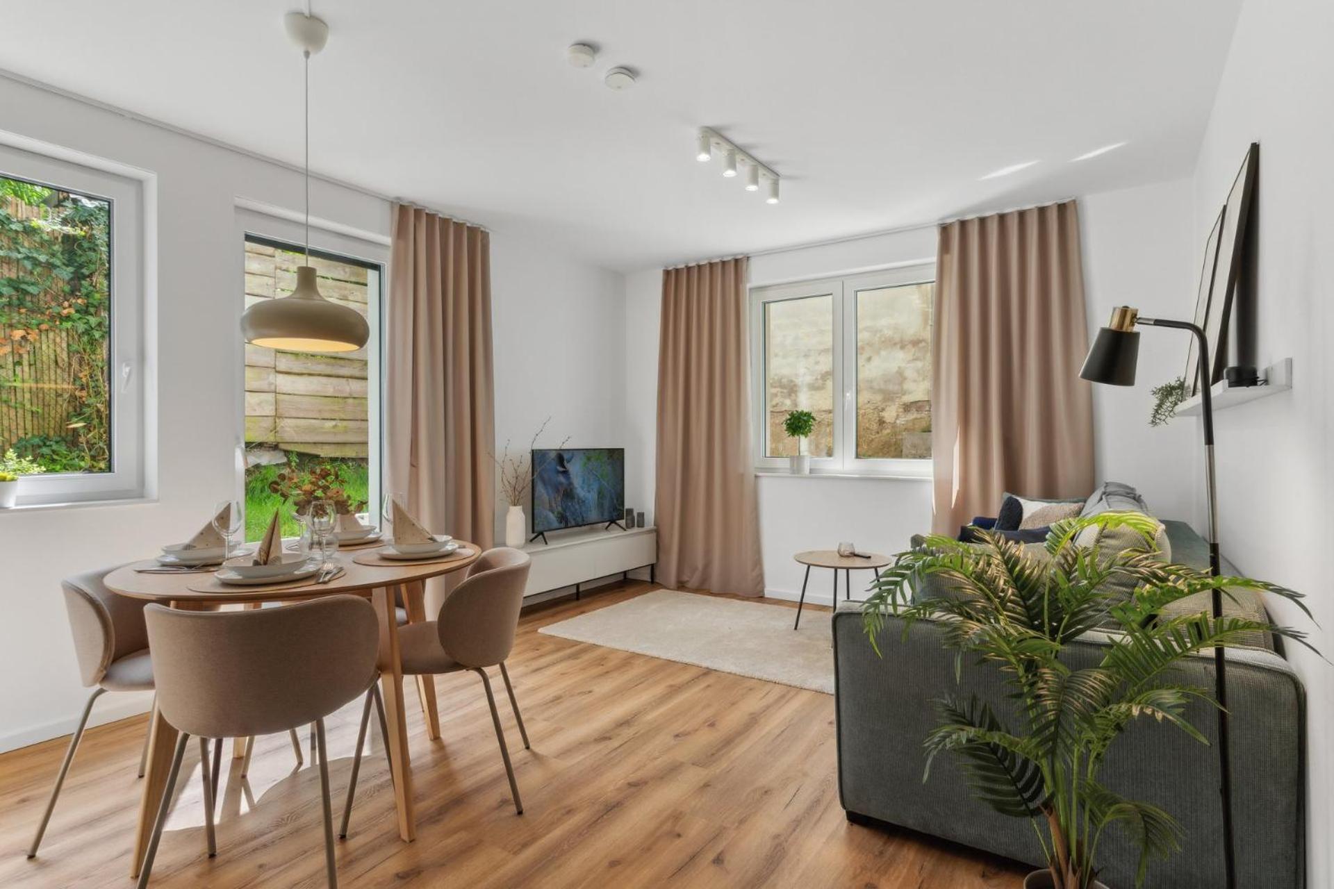 Zwei Apartments Fuer Bis Zu 8 Personen Zentral, Modern, Mit Terrasse & Balkon Bielefeld Exterior foto