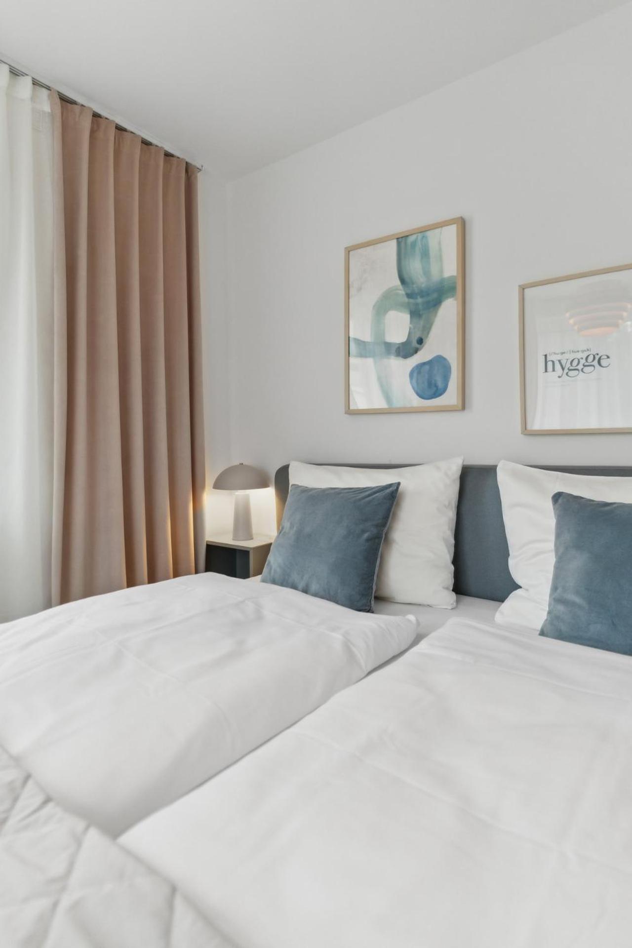Zwei Apartments Fuer Bis Zu 8 Personen Zentral, Modern, Mit Terrasse & Balkon Bielefeld Exterior foto